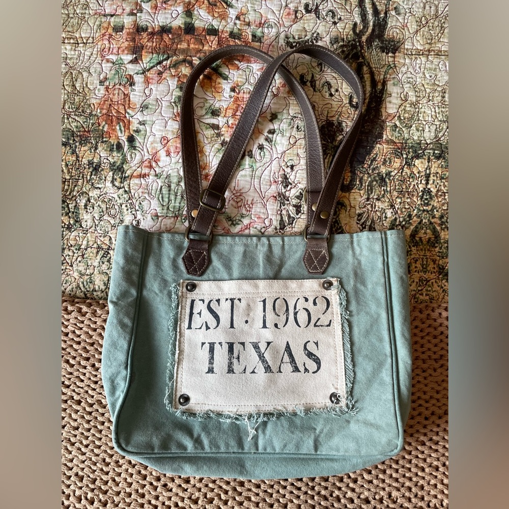 Myra Texas Shoulder Bag